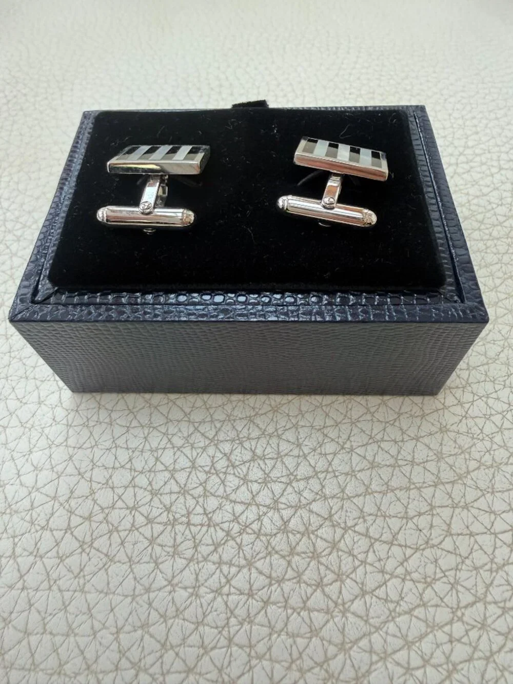 NIB BROOKS BROTHERS STERLING SILVER MOTHER OF PEARL ONYX STRIPED CUFFLINKS